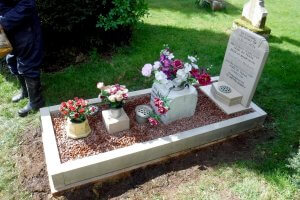 Appleby & Childs Kerbset & Ledger Memorials in Somerset, Dorset & Wiltshire